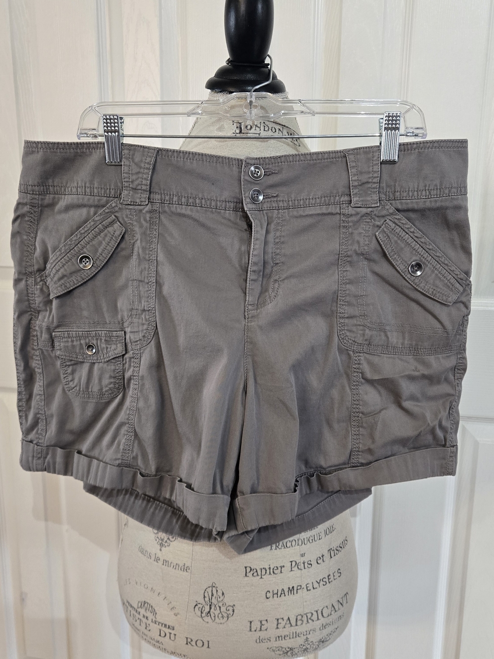 Sonoma Life + Style Modern Women’s 14 Gray Mid Rise Cargo Shorts Cotton Stretch